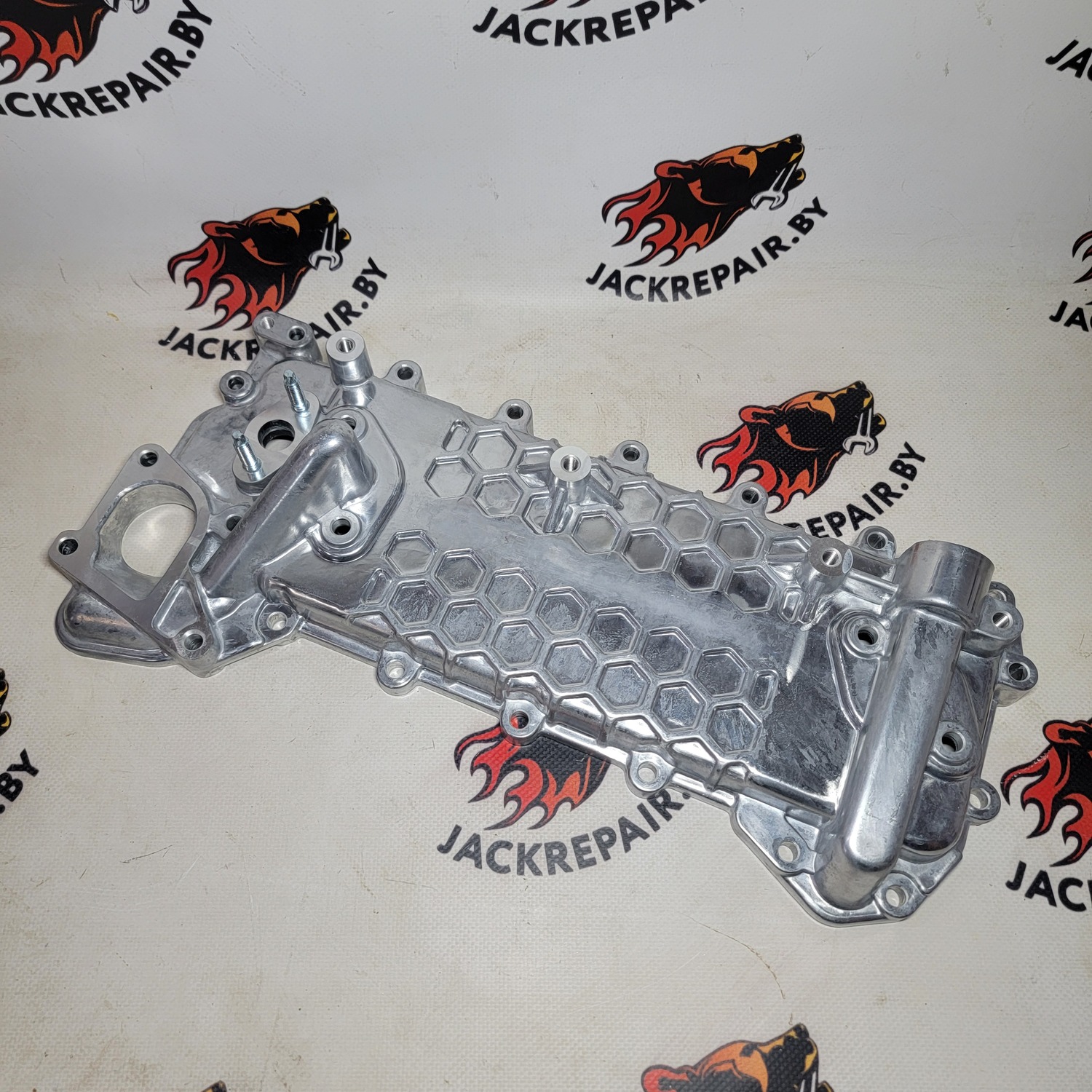 Крышка теплообменника Isuzu 8980853125 Крышка теплообменника Isuzu 8980853125