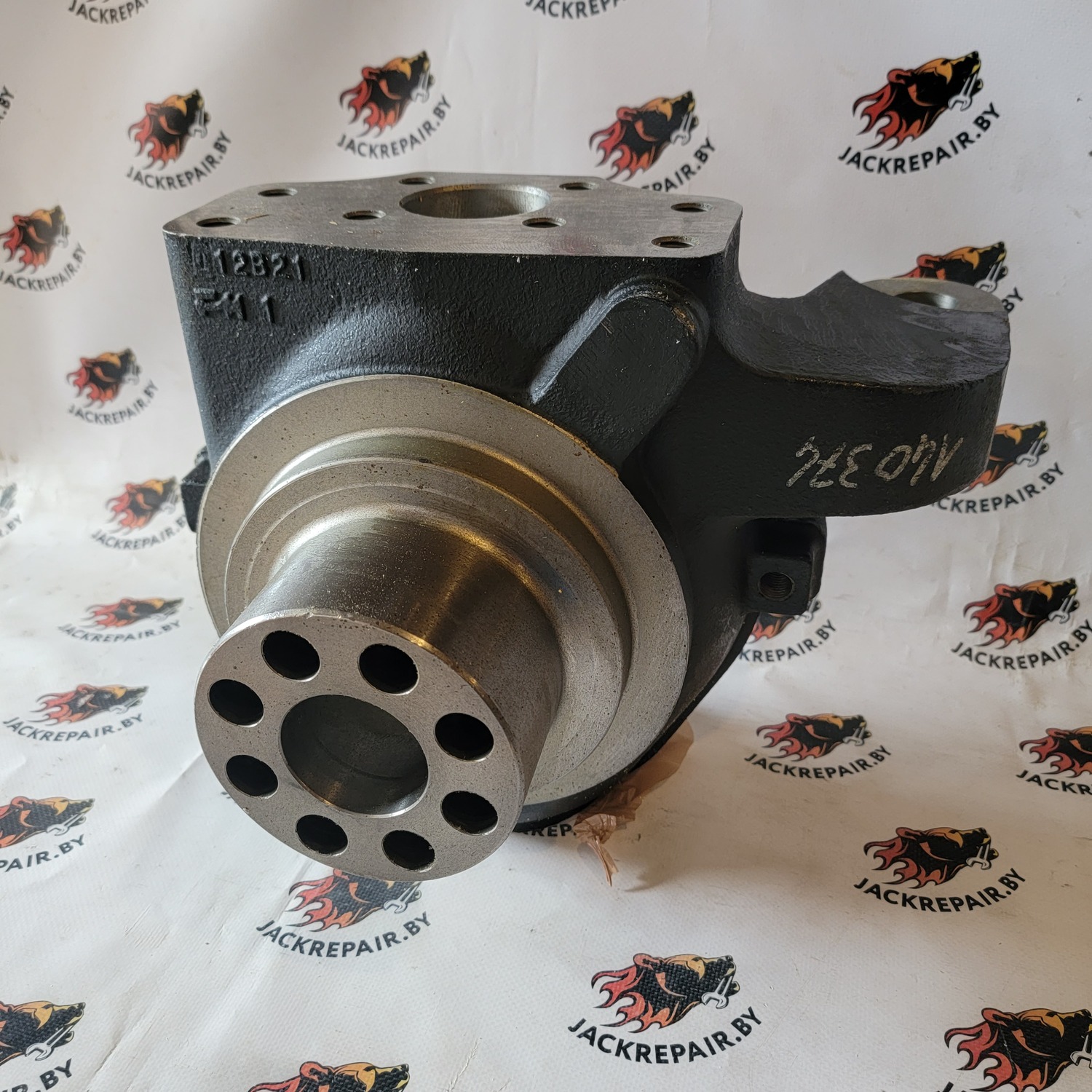 Кулак поворотный (правый) Carraro 140374