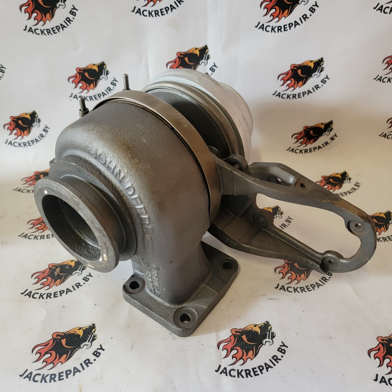 Турбокомпрессор John Deere DZ108161 Турбокомпрессор John Deere DZ108161