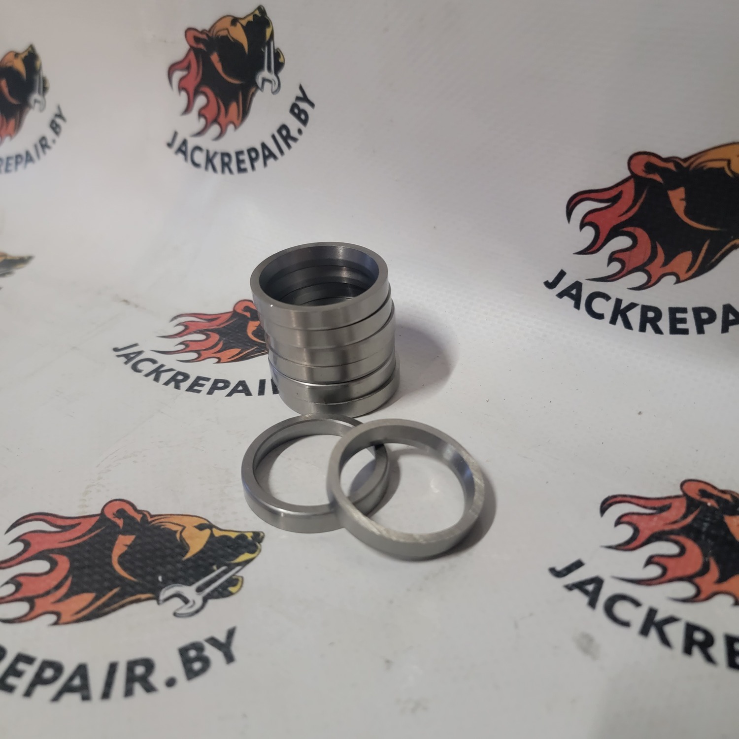Седло впускного клапана John Deere RE515034 Седло впускного клапана John Deere RE515034