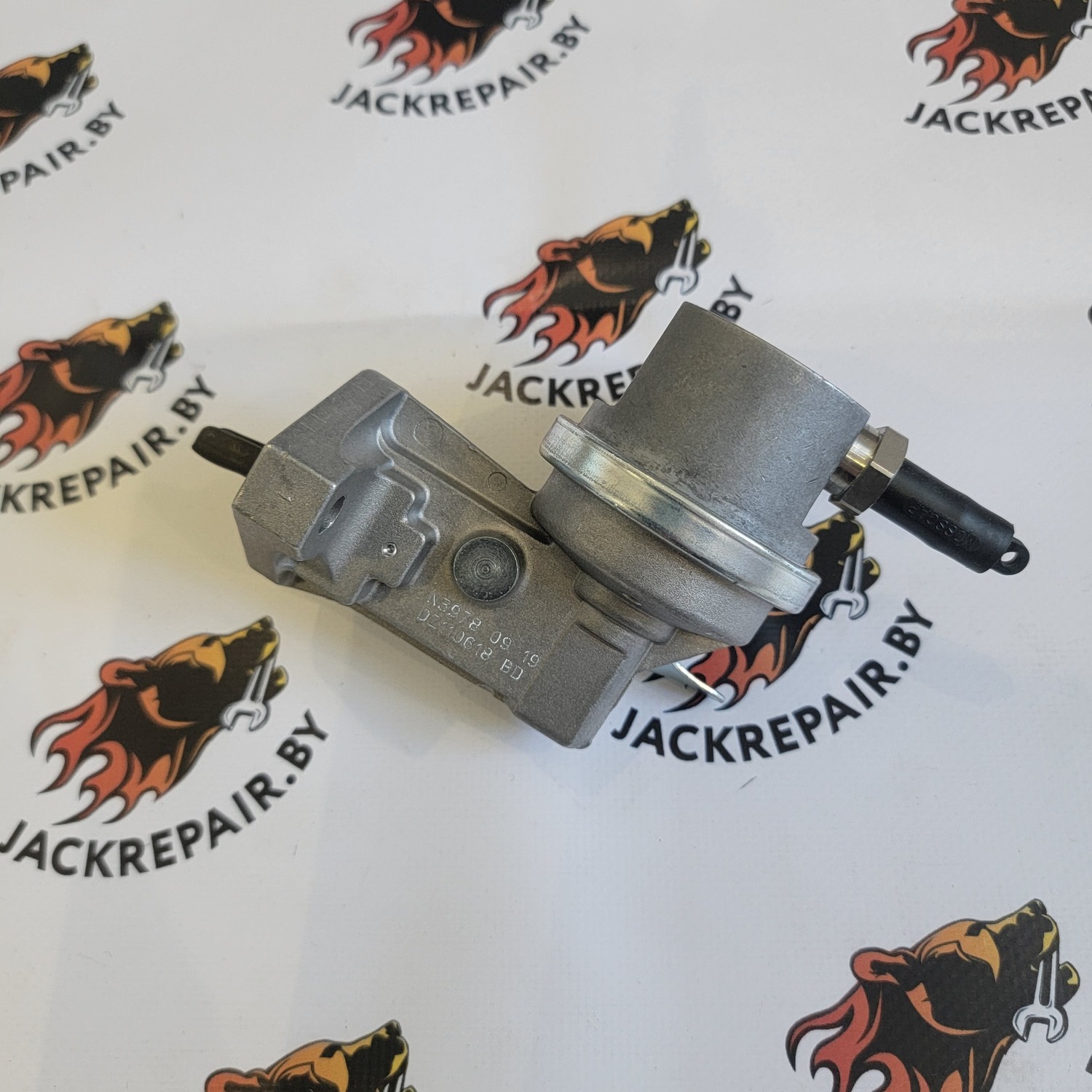 Насос подкачки топлива JOHN DEERE RE68345